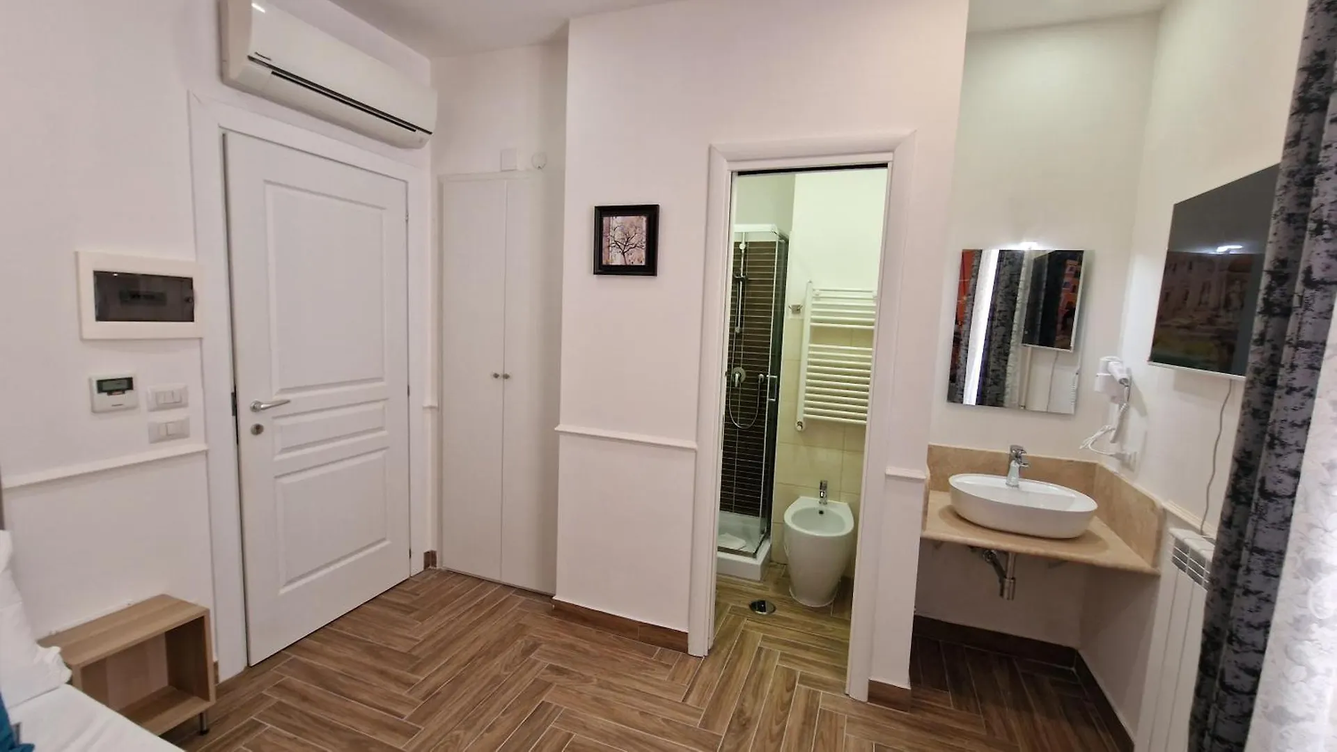 Susy'S Guest House - Room Trevi Rome